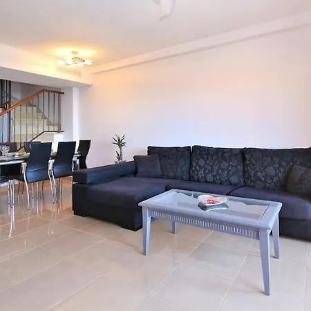 Apartment East Penthouse Alvida *